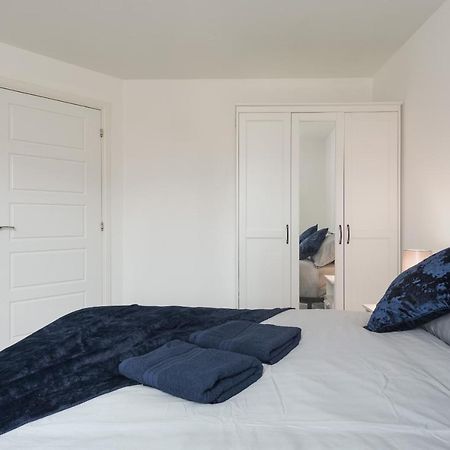 Two Bedroom Apartment - Milton Keynes By Aryas Properties Broughton  Bagian luar foto