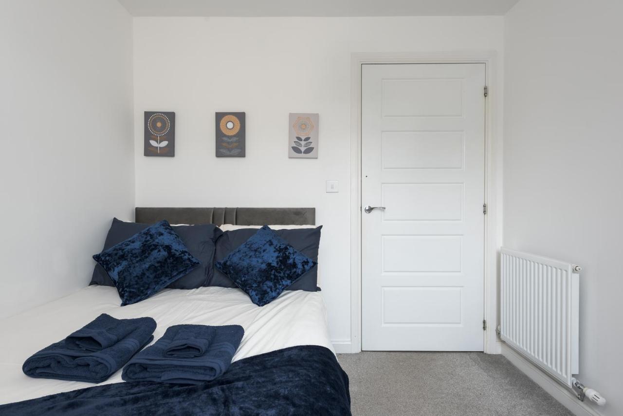 Two Bedroom Apartment - Milton Keynes By Aryas Properties Broughton  Bagian luar foto