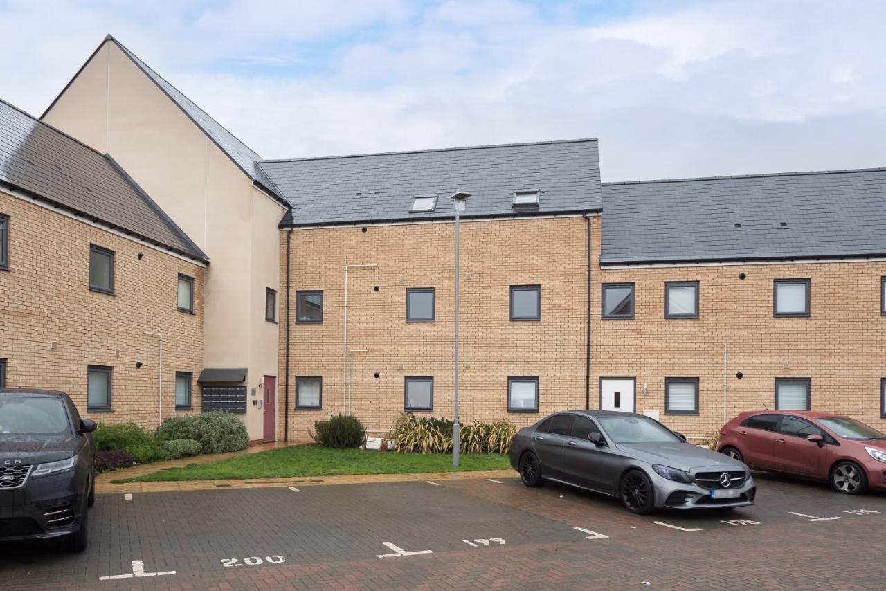 Two Bedroom Apartment - Milton Keynes By Aryas Properties Broughton  Bagian luar foto