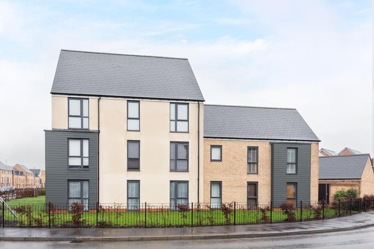 Two Bedroom Apartment - Milton Keynes By Aryas Properties Broughton  Bagian luar foto